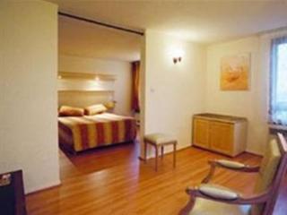 Hotel Du Golf Coignières Екстериор снимка