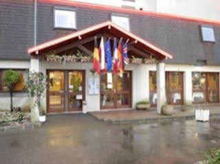 Hotel Du Golf Coignières Екстериор снимка